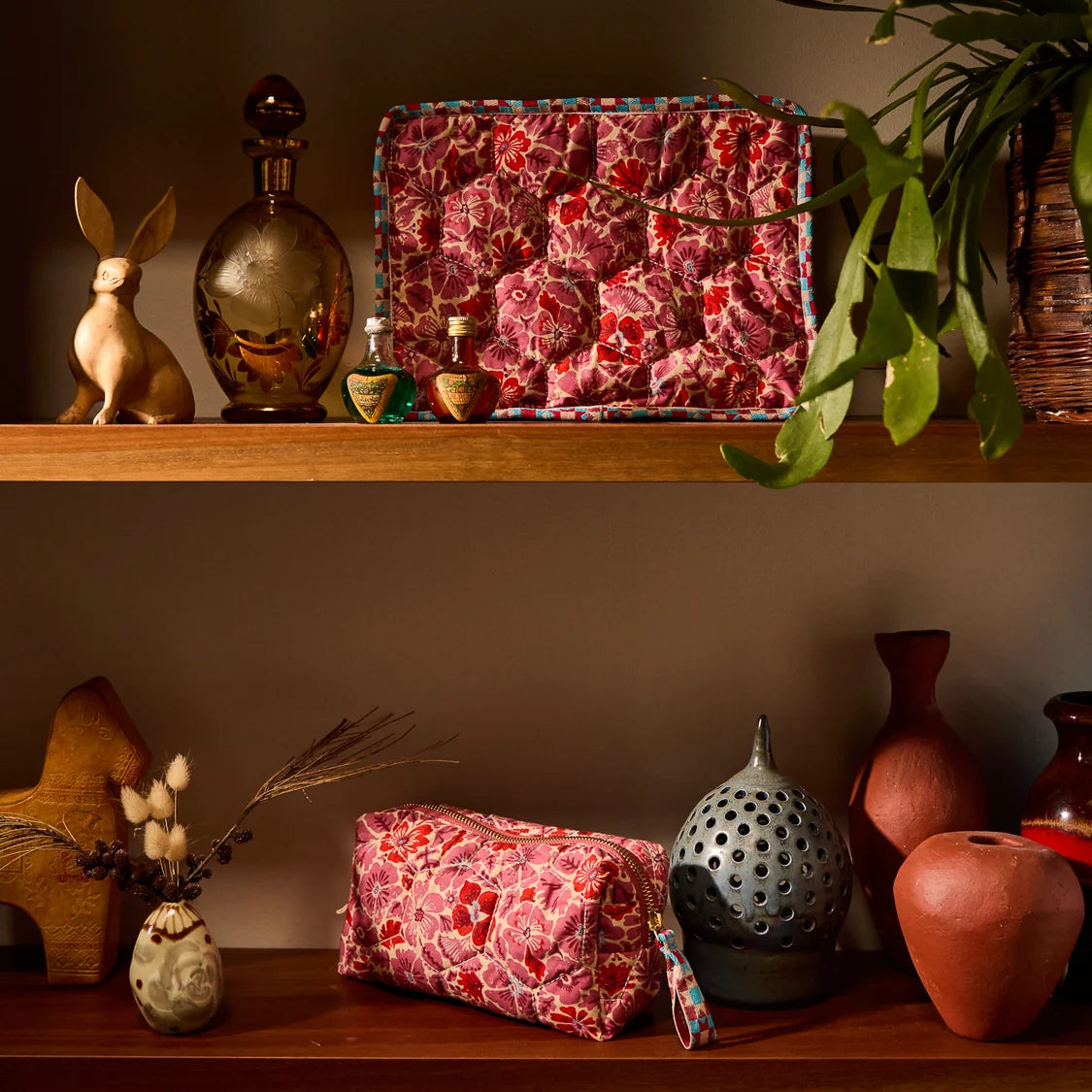 Magnolia Vanity Bag